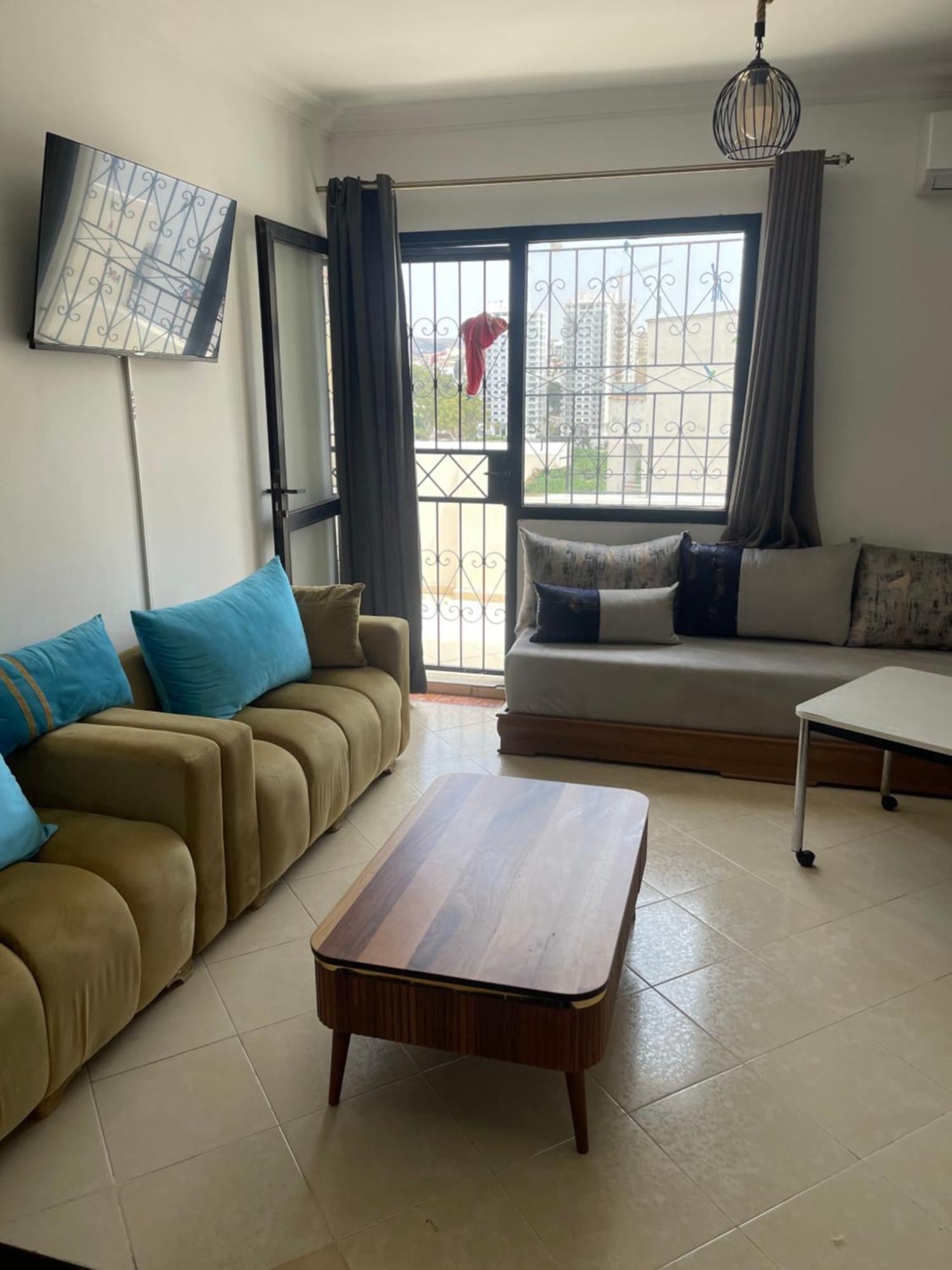 Malabata Famille Apartment *
